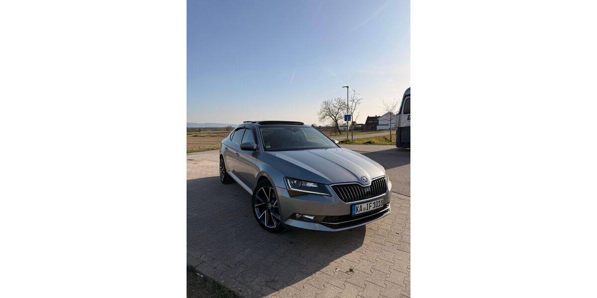 Skoda Superb 213.000 km 12.600 &euro; Rheinstetten 76287