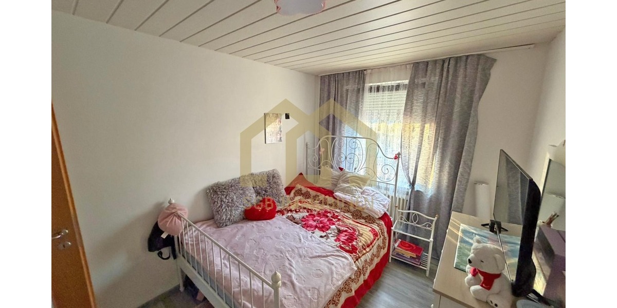 Achim: 5-Zimmer-Reihenhaus mit Garten, EBK & ausgebautem Dachgeschoss + Garage - Reihenmittelhaus Achim | Angebot:26635096