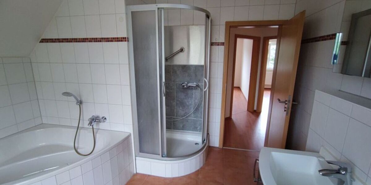 Gepflegtes Einfamilienhaus mit Garage und schönem Grundstück in Groß-Zimmern (Courtage-frei) - Einfamilienhaus Groß-Zimmern Zimmern | Angebot:26666299