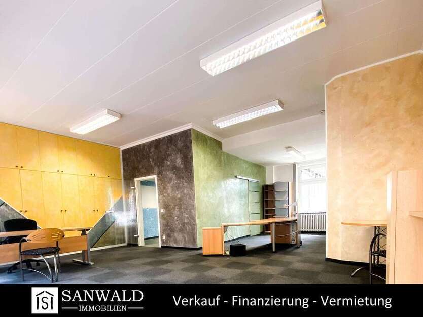 Einzelhandel in Oberhausen 1.100 € 83 m²