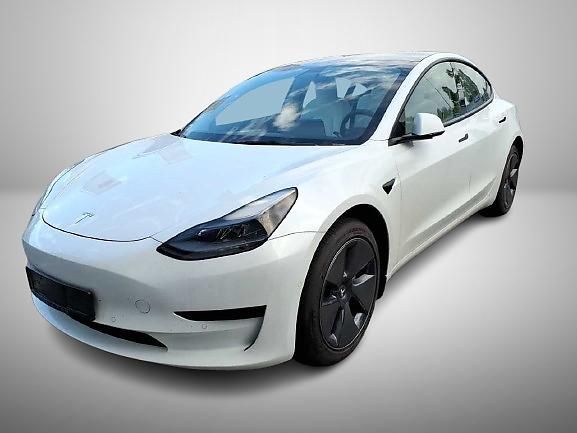 Tesla Model 3 56.464 km 24.999 € Ergolding 84030