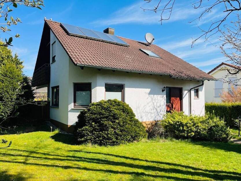 Familienfreundliches Haus in Bondorf mit tollem Grundstück