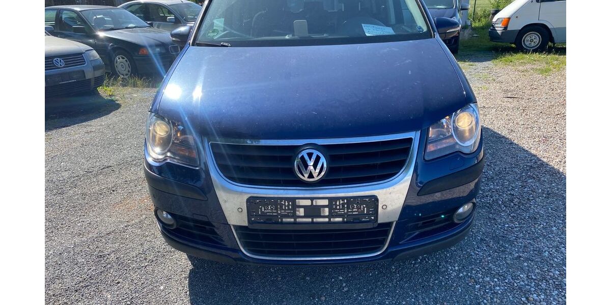 VW Touran 180.000 km 4.500 &euro; Bandenitz 19230
