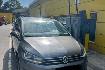 VW Touran 126.000 km 18.300 &euro; München 81549