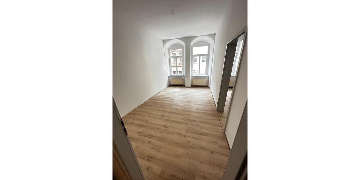 Exklusive 5-Zimmer-Wohnung am Markt in Gera inklusive Aufzug 5 zimmer