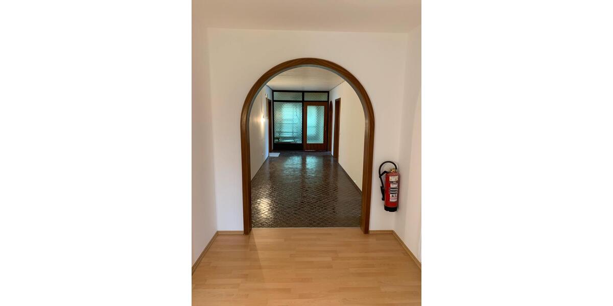 Etagenwohnung Trostberg - 5 Zimmer, 149 m&sup2;, 980&euro; | Angebot:26387114