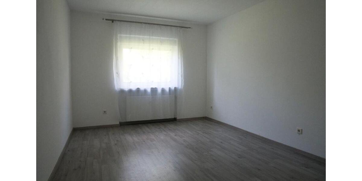 Erdgeschoßwohnung Rinteln - 5 Zimmer, 103 m&sup2;, 175.000&euro; | Angebot:26795667