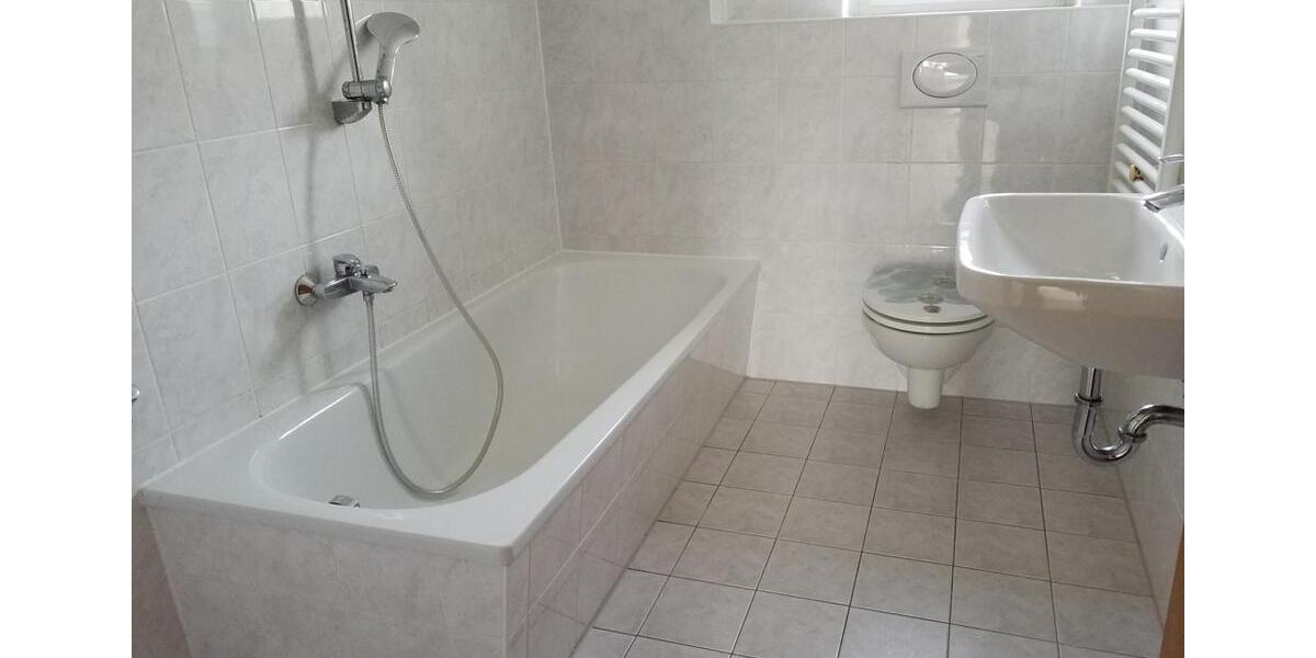 Etagenwohnung Lauta - 3 Zimmer, 60 m&sup2;, 420&euro; | Angebot:26662909