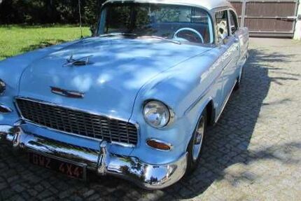 Chevrolet Andere 124.000 km 54.900 € Großfahner 99100