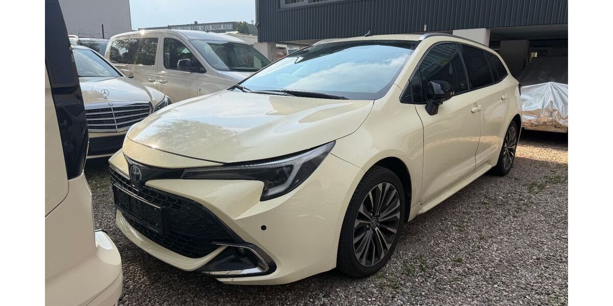 Toyota Corolla 55.000 km 23.900 &euro; Hamburg 20537