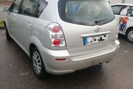 Toyota Corolla Verso 205.500 km 2.500 &euro; Esslingen 73730