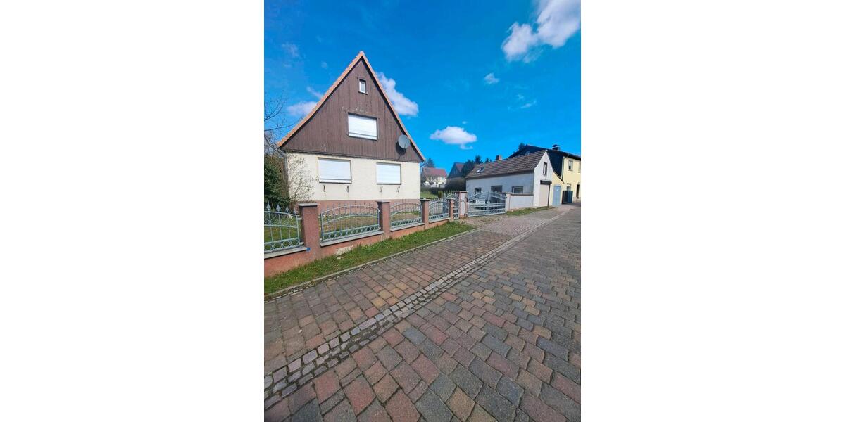 Einfamilienhaus Ballenstedt - 7 Zimmer, 200 m&sup2;, 98.500&euro; | Angebot:26123997