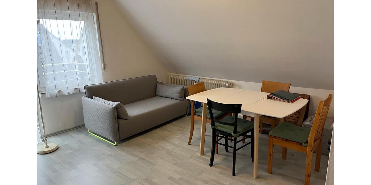 2 Zimmer DG-Wohnung mit Balkon, EBK und Stellplatz 2 zimmer