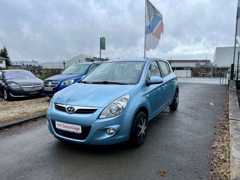 i20