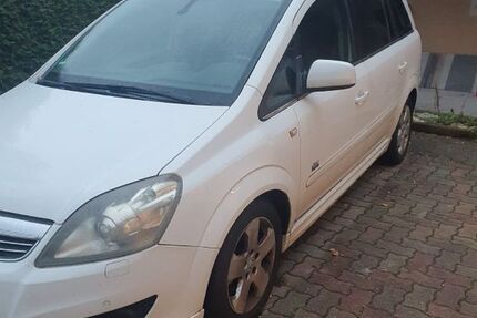 Opel Zafira 172.850 km 3.499 € Burghausen 84489
