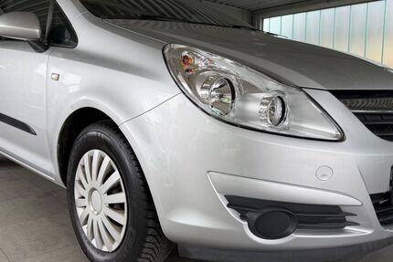 Opel Corsa 68.800 km 3.990 &euro; Templin 17268