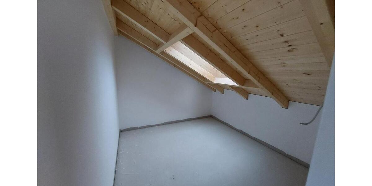 Dachgeschoßwohnung Eichendorf - 2 Zimmer, 98 m&sup2;, 840&euro; | Angebot:26425716