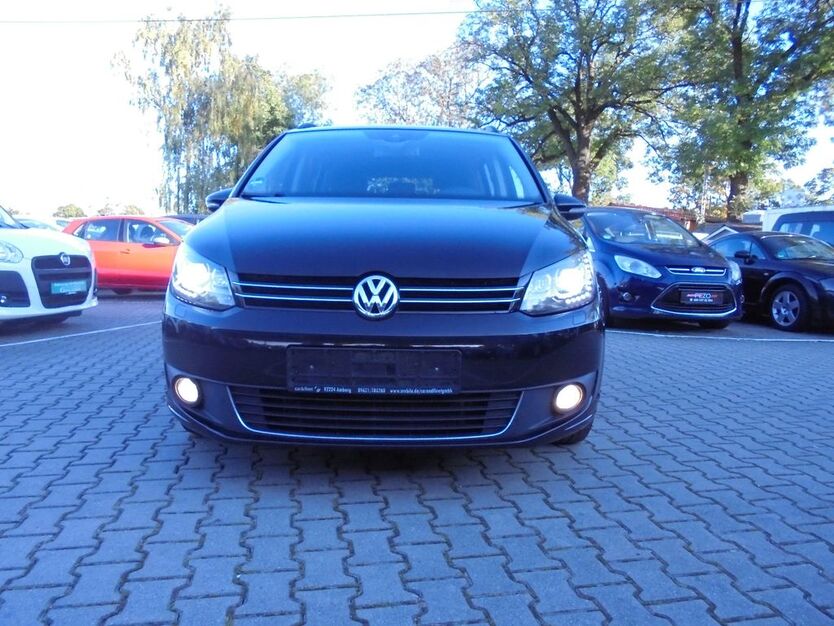 VW Touran 216.757 km 8.900 € München OT Trudering-Riem 81825