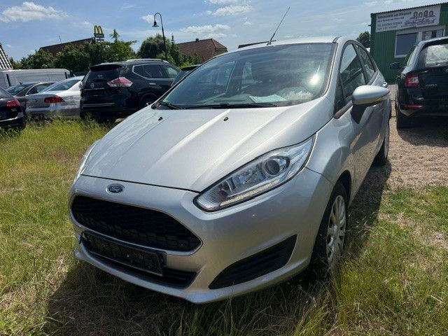 Ford Fiesta 32.995 km 6.350 &euro; Hohenwarsleben 39326