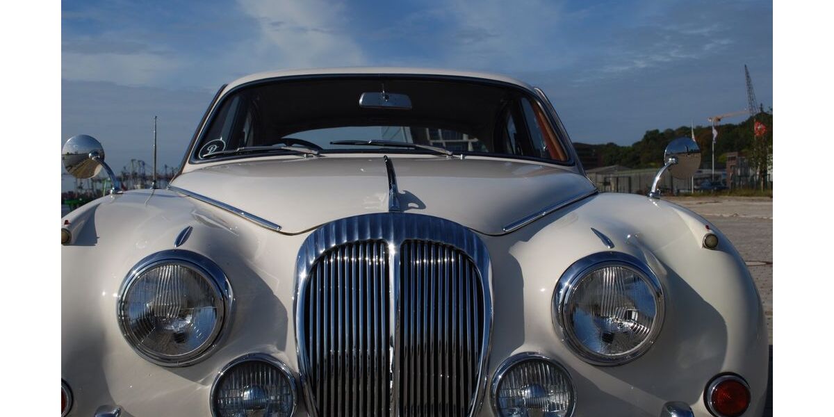 Jaguar Daimler 77.000 km 16.450 &euro; Frankfurt 60385