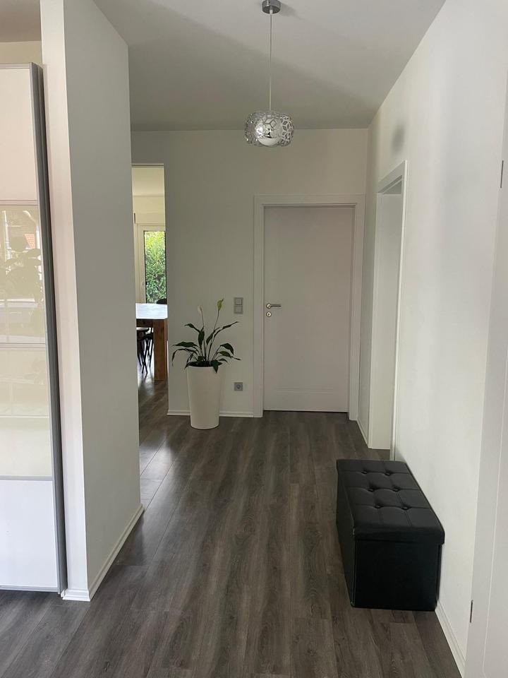 Freistehender Bungalow mit großem Grundstück, provisionsfrei