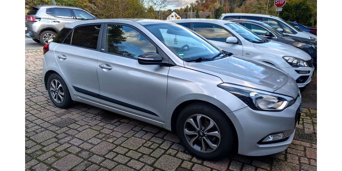 Hyundai i20 107.360 km 8.600 &euro; Ruppichteroth 53809