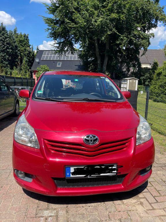 Toyota Verso 156.000 km 6.500 € Wedel 22880