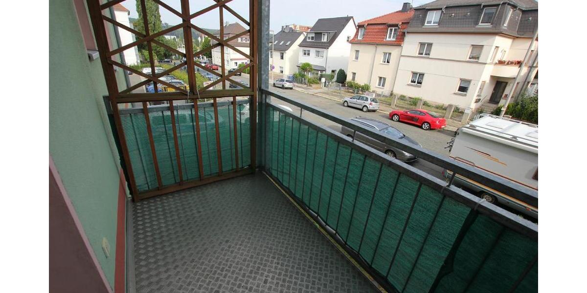 2 Raum DG-Wohnung mit Balkon und Blick ins Grüne. Bad mit Wanne! In Weida! - Dachgeschoßwohnung Weida Liebsdorf | Angebot:26347862