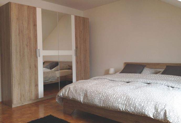 Etagenwohnung Viernheim - 2 Zimmer, 80 m&sup2;, 800&euro; | Angebot:25996421