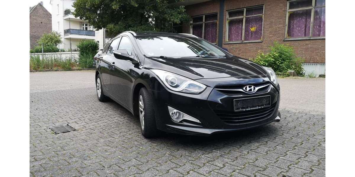 Hyundai i40 225.448 km 3.000 &euro; Recklinghausen 45657