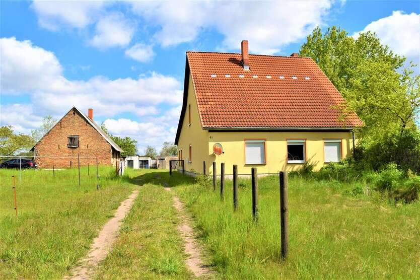 Haus zum Kaufen in Ducherow 99.000 € 140 m²