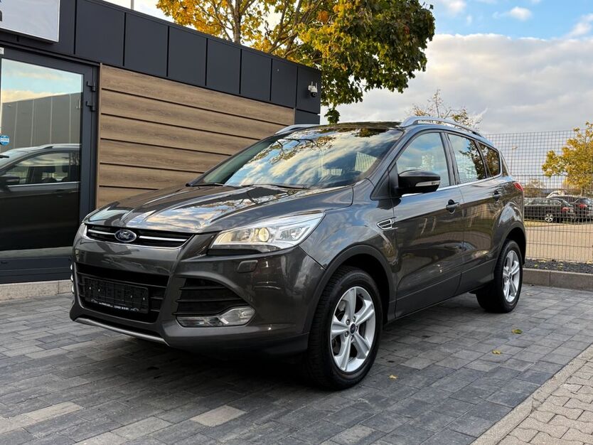 Ford Kuga 78.000 km 12.900 € Baden-Württemberg - Nagold 72202