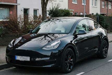 Tesla Model Y 21.000 km 42.000 &euro; Köln 50674