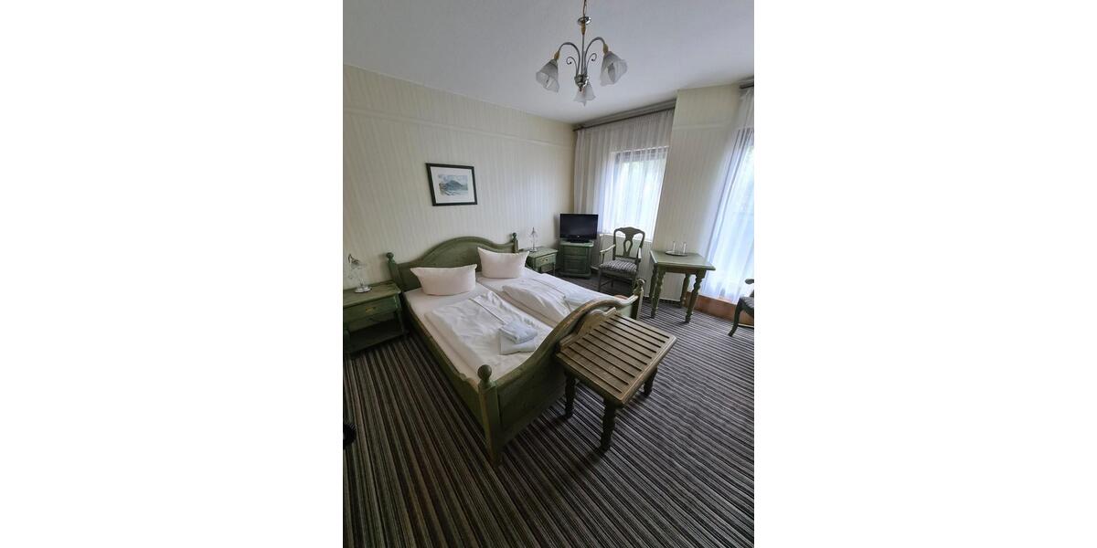 Wohnen auf Zeit Dresden Loschwitz - 28 Zimmer, 830 m&sup2;, 15.000&euro; | Angebot:26384946