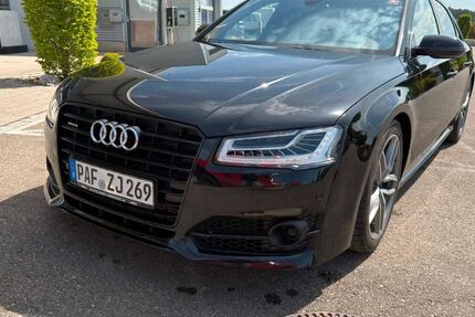Audi A8 99.300 km 26.800 &euro; Straßkirchen 94342