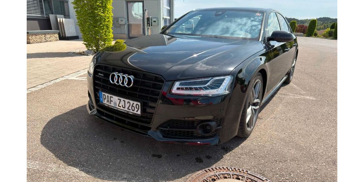 Audi A8 99.300 km 26.800 &euro; Straßkirchen 94342