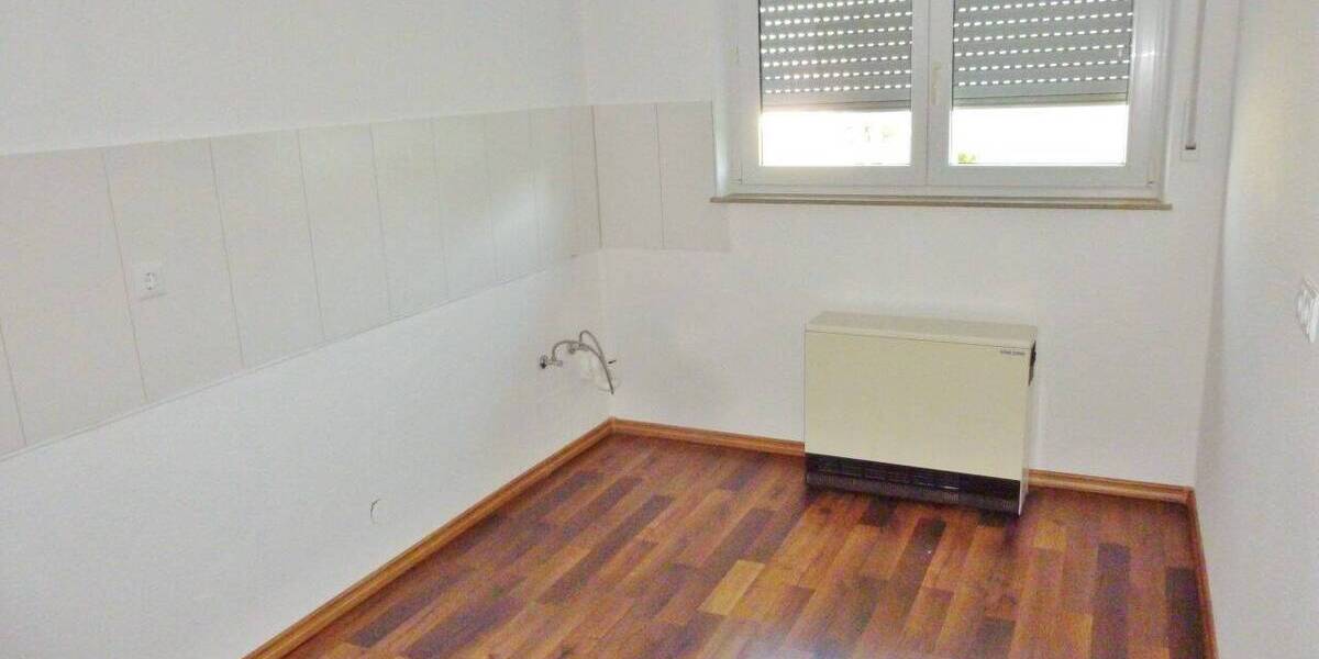 Etagenwohnung Bernstadt - 3 Zimmer, 100 m&sup2;, 700&euro; | Angebot:26798811