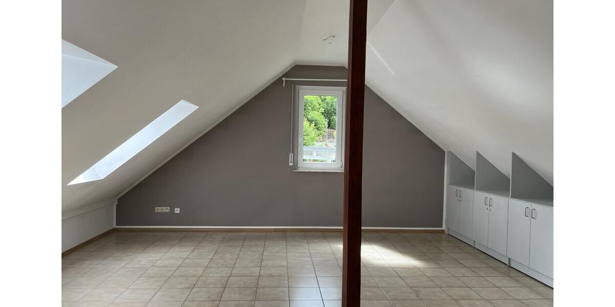 Dachgeschoßwohnung Bitburg - 3 Zimmer, 99 m&sup2;, 950&euro; | Angebot:26420941