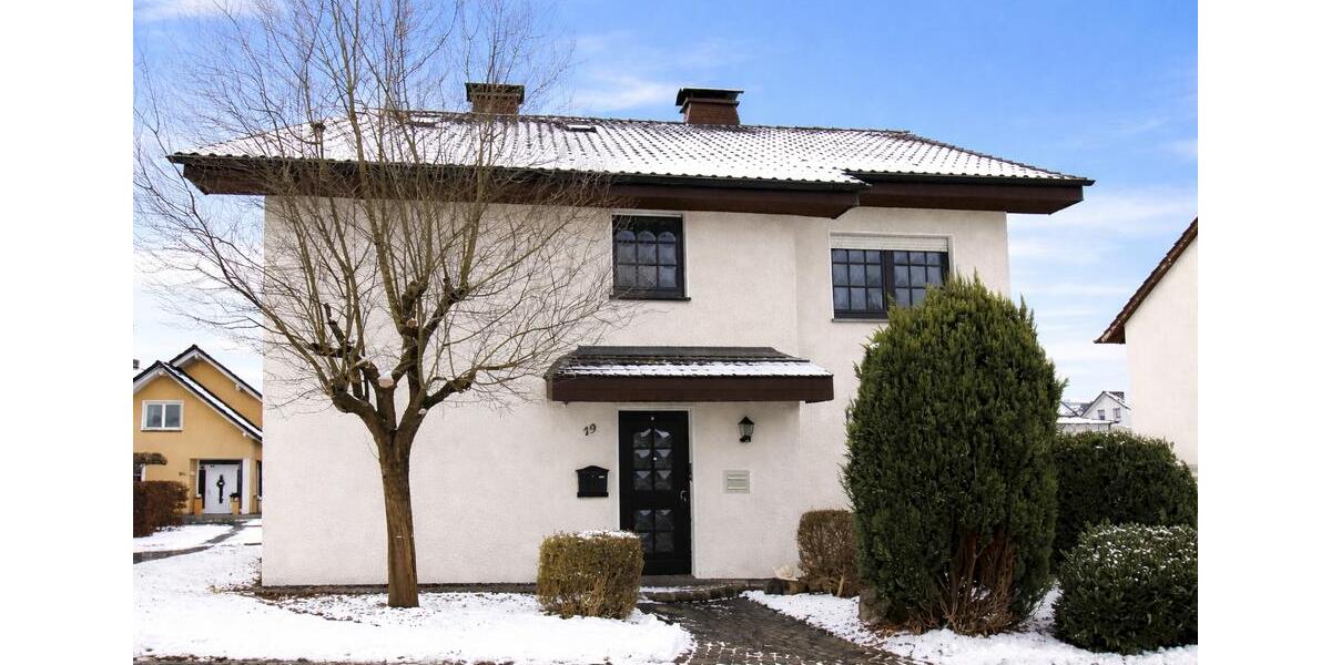 Einfamilienhaus Arnsberg Holzen - 6 Zimmer, 200 m&sup2;, 1.600&euro; | Angebot:24549619