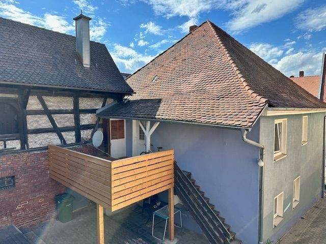 Großzügige 4-Zimmer-Wohnung mit direktem Dachgeschosszugang im Herzen von Langenzenn. RENOVIERUNGSZUSCHUSS + 1. MONAT MIETFREI