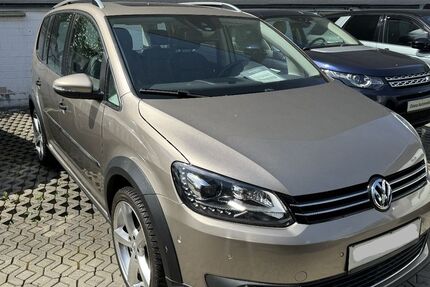 VW Touran 145.000 km 12.600 &euro; Berlin 12359
