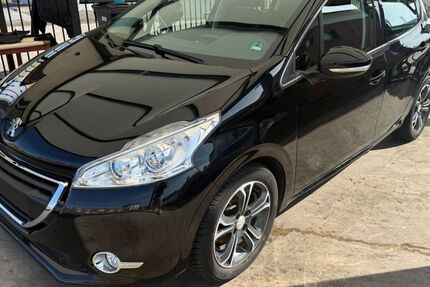 Peugeot 208 79.000 km 4.499 &euro; Euskirchen 53879