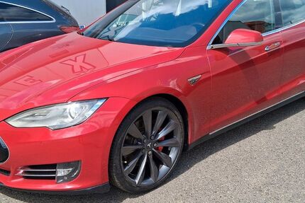 Tesla Model S 204.781 km 19.039 &euro; Frankfurt/Main 60386