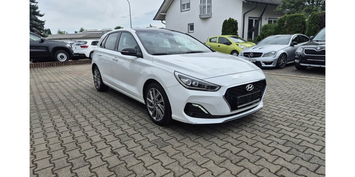 Hyundai i30 Passion +, Rückfahrkamera, Carplay, Navi, Sitz 85.411 km 16.690 &euro; Rodgau 63110