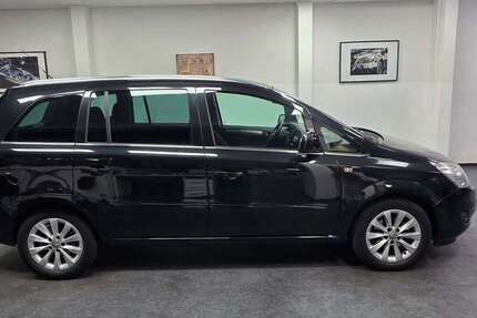 Opel Zafira 71.000 km 8.900 € Asperg 71679