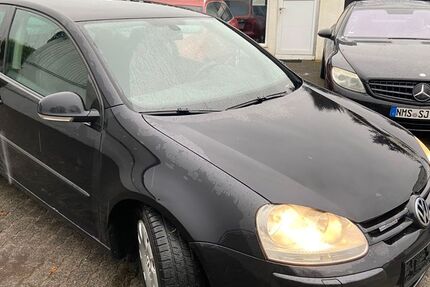 VW Golf 304.818 km 2.680 &euro; Neumünster 24537