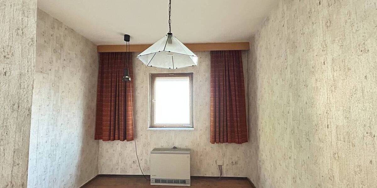 Mehrfamilienhaus, Wohnhaus Erlangen / Frauenaurach Frauenaurach - 8 Zimmer, 236 m&sup2;, 359.000&euro; | Angebot:24051824