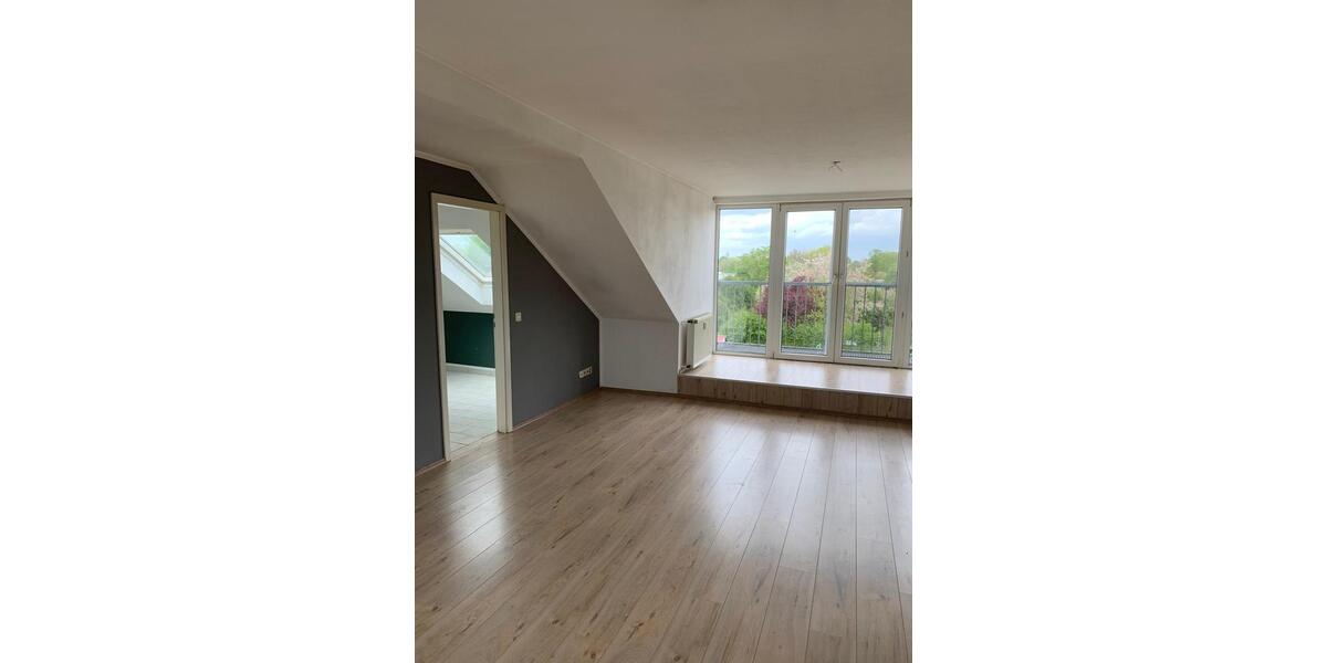 Dachgeschoßwohnung Tönisvorst - 2 Zimmer, 74 m&sup2;, 600&euro; | Angebot:26296368