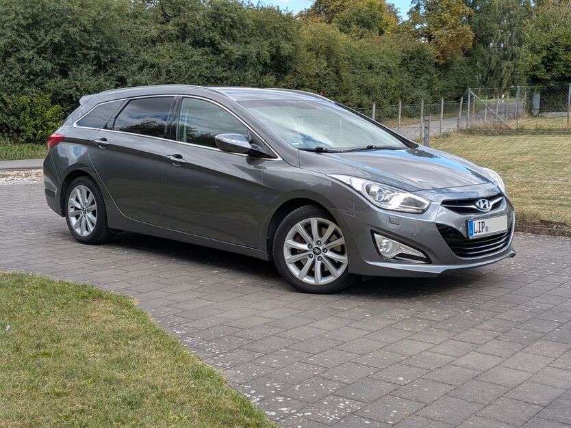 Hyundai i40 97.300 km 10.500 € Lage 32791