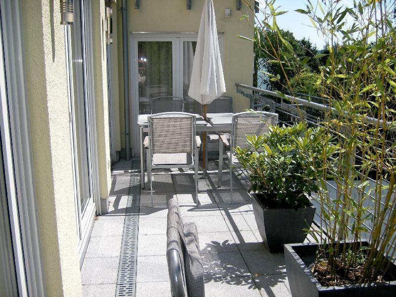 Exklusive 3-Zimmer-Wohnung mitten im Grünen aber dennoch zentral zimmer